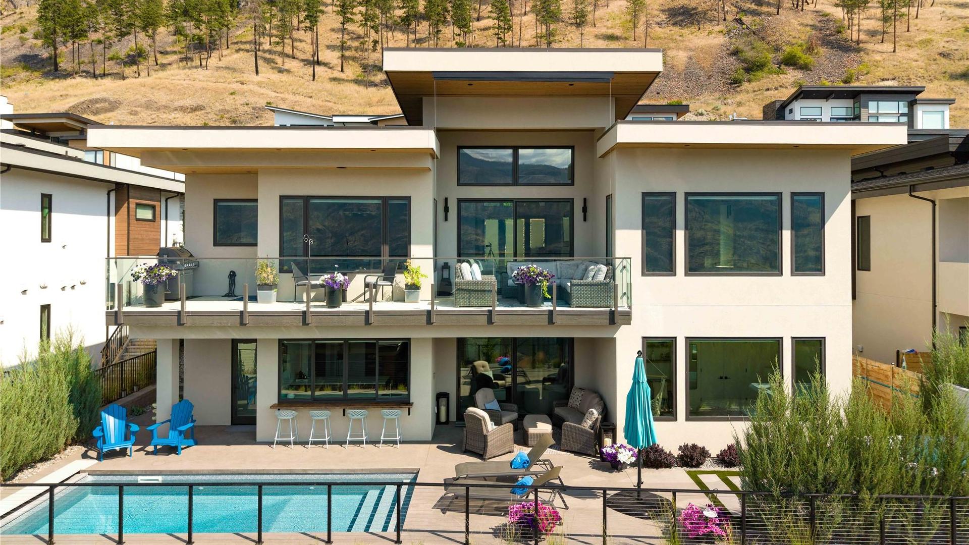 









538


Clifton

Court,
Kelowna,




BC
V1V 0B7

