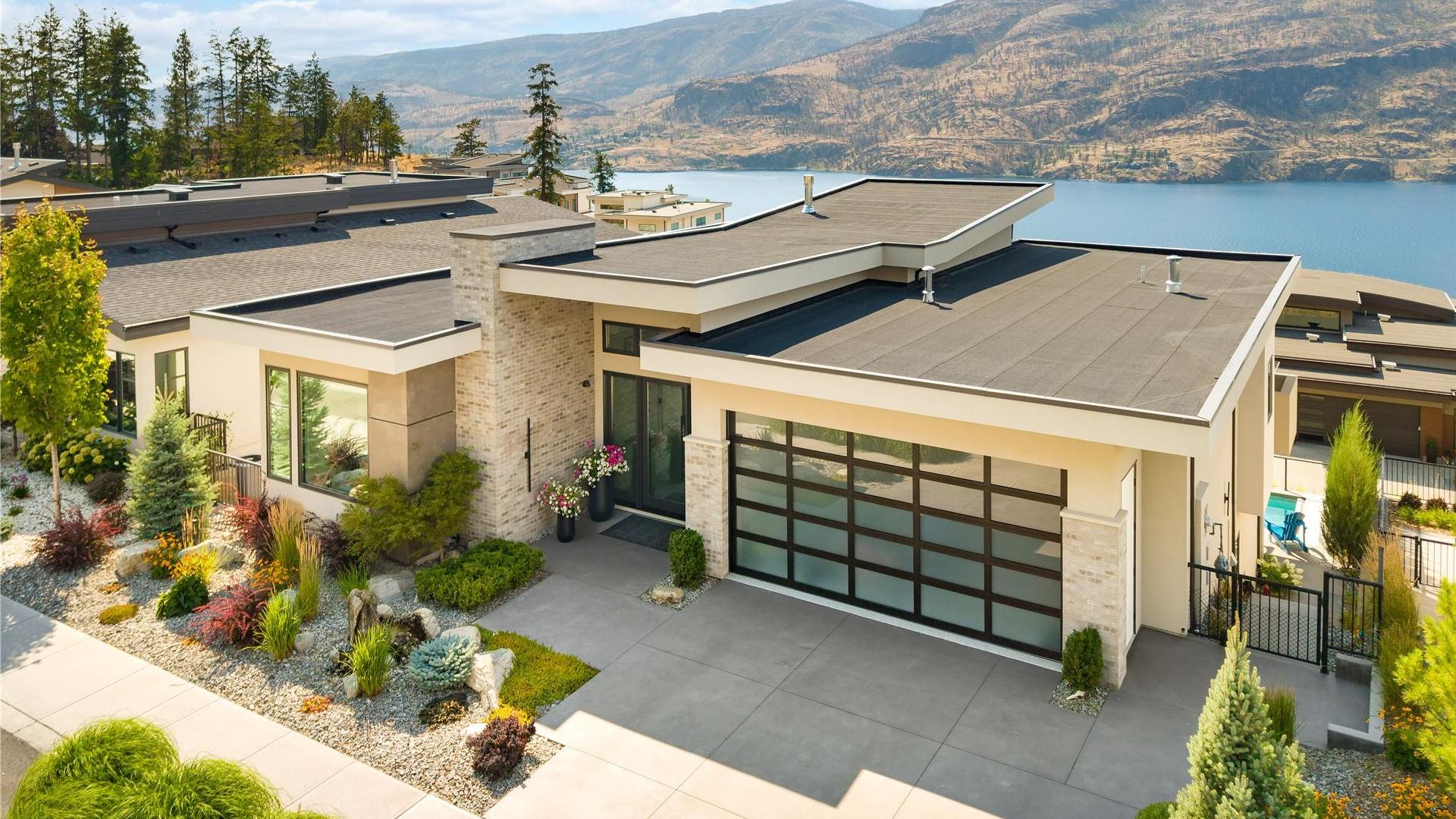 









538


Clifton

Court,
Kelowna,




BC
V1V 0B7

