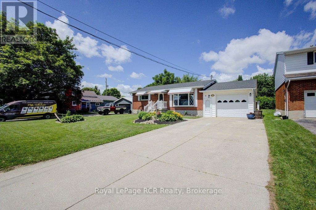 












280 DOMVILLE STREET

,
Wellington North (Arthur),




Ontario
N0G1A0

