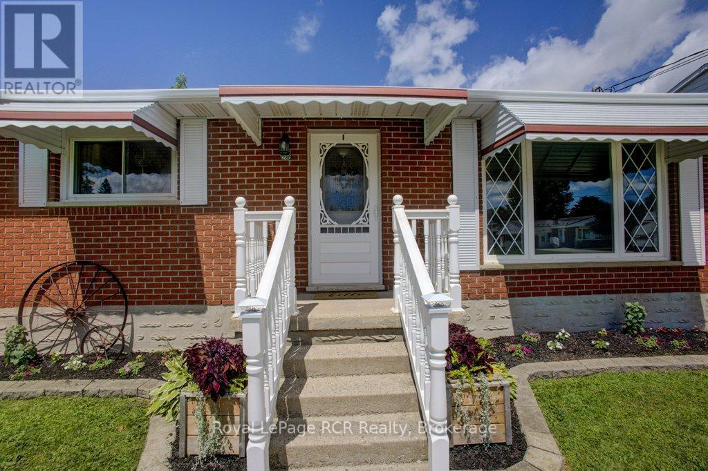 












280 DOMVILLE STREET

,
Wellington North (Arthur),




Ontario
N0G1A0

