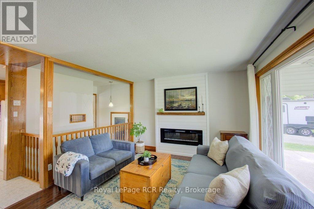 












280 DOMVILLE STREET

,
Wellington North (Arthur),




Ontario
N0G1A0

