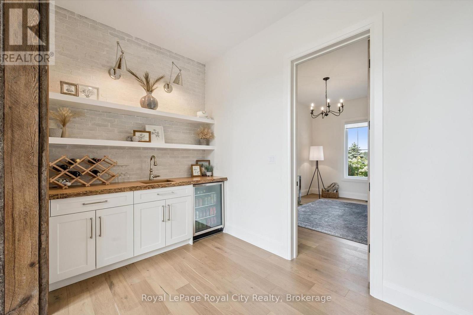 












6804 GERRIE ROAD

,
Centre Wellington,




Ontario
N0B1S0

