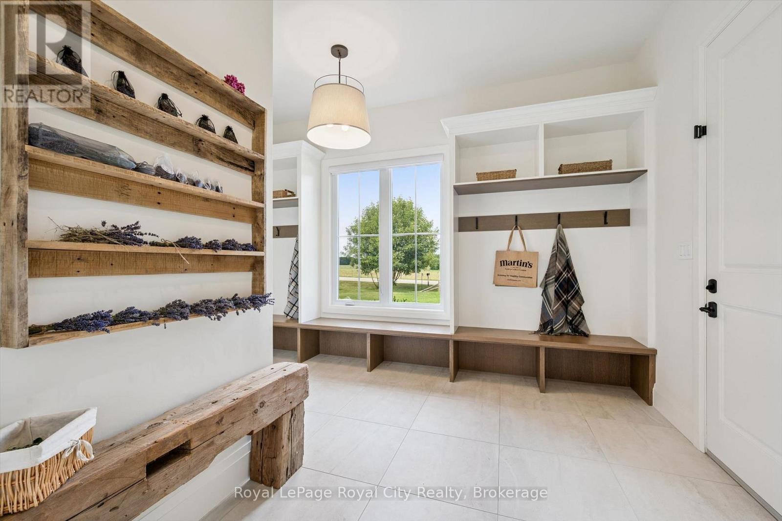 












6804 GERRIE ROAD

,
Centre Wellington,




Ontario
N0B1S0

