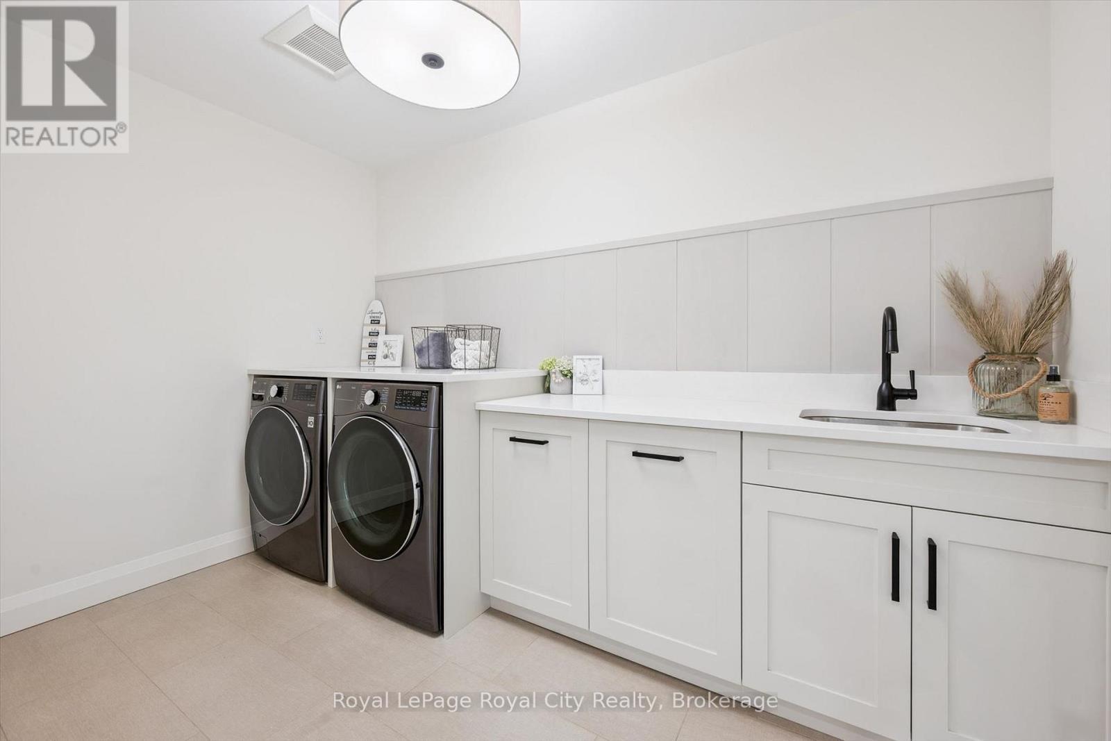 












6804 GERRIE ROAD

,
Centre Wellington,




Ontario
N0B1S0

