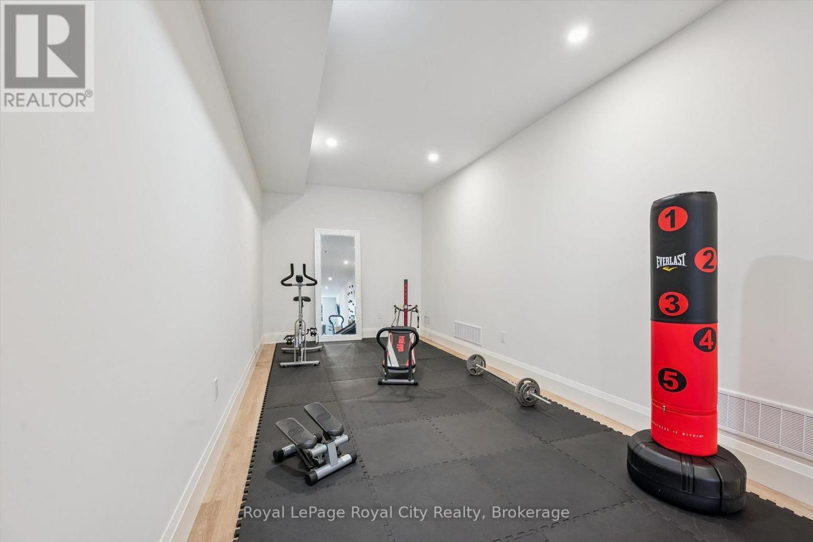 












6804 GERRIE ROAD

,
Centre Wellington,




Ontario
N0B1S0


