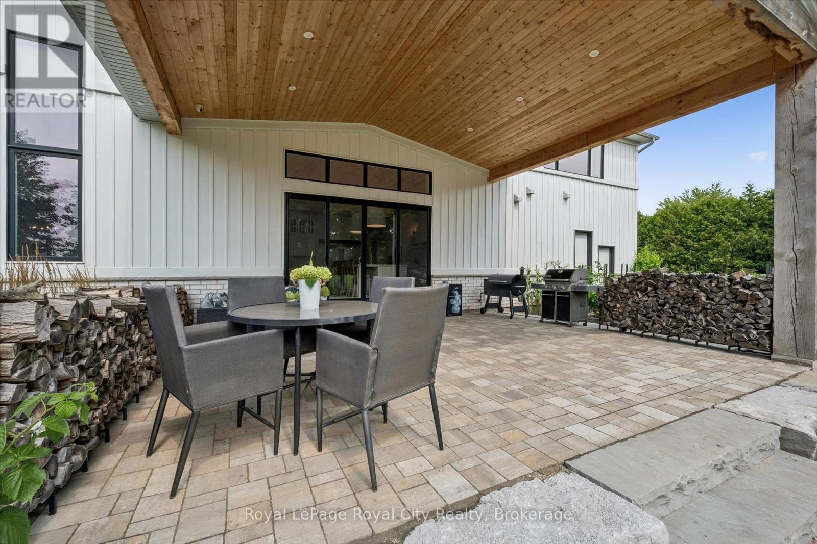 












6804 GERRIE ROAD

,
Centre Wellington,




Ontario
N0B1S0

