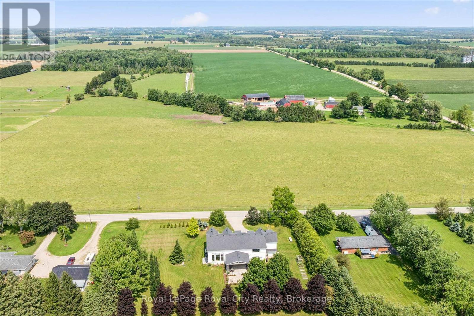 












6804 GERRIE ROAD

,
Centre Wellington,




Ontario
N0B1S0

