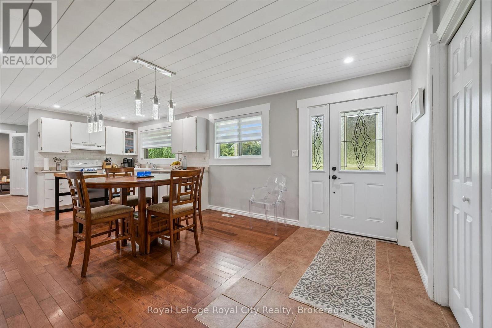 












6167 GUELPH STREET

,
Centre Wellington,




Ontario
N0B1S0

