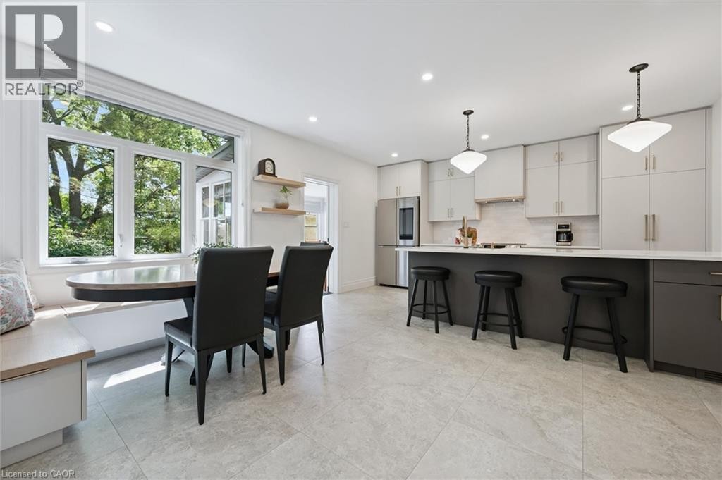 












164 KING Street

,
Guelph,




Ontario
N1E4R1

