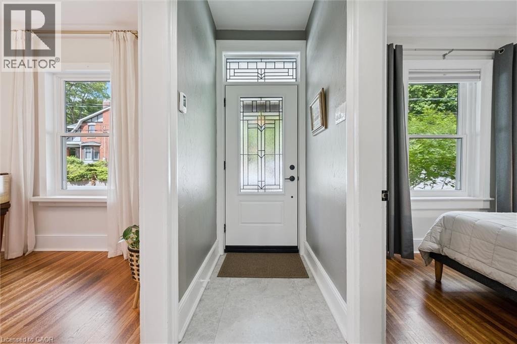 












164 KING Street

,
Guelph,




Ontario
N1E4R1


