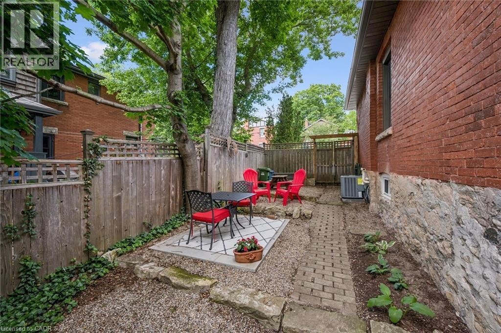












164 KING Street

,
Guelph,




Ontario
N1E4R1


