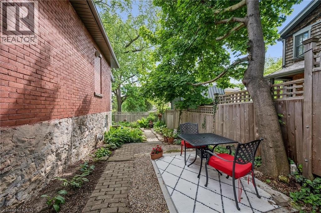 












164 KING Street

,
Guelph,




Ontario
N1E4R1

