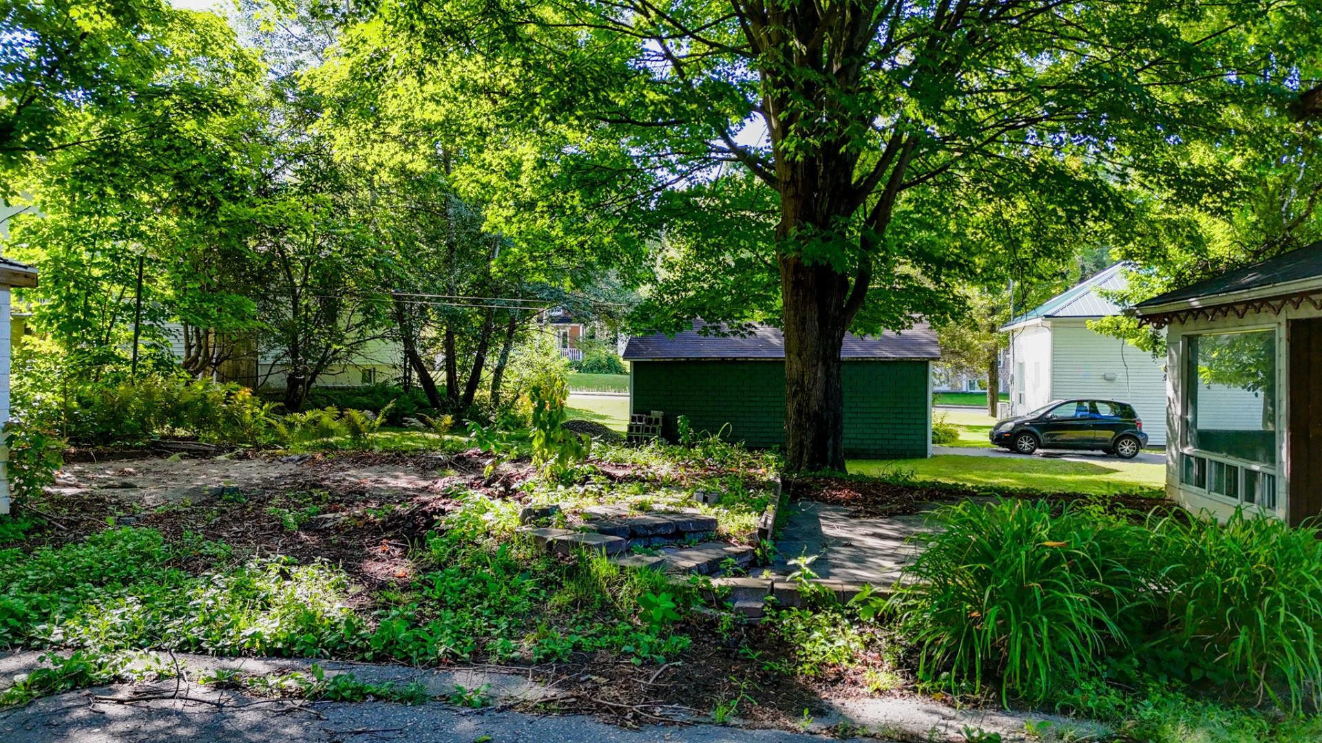 









86


Rue Albert

,
Windsor,




QC
J1S2A6

