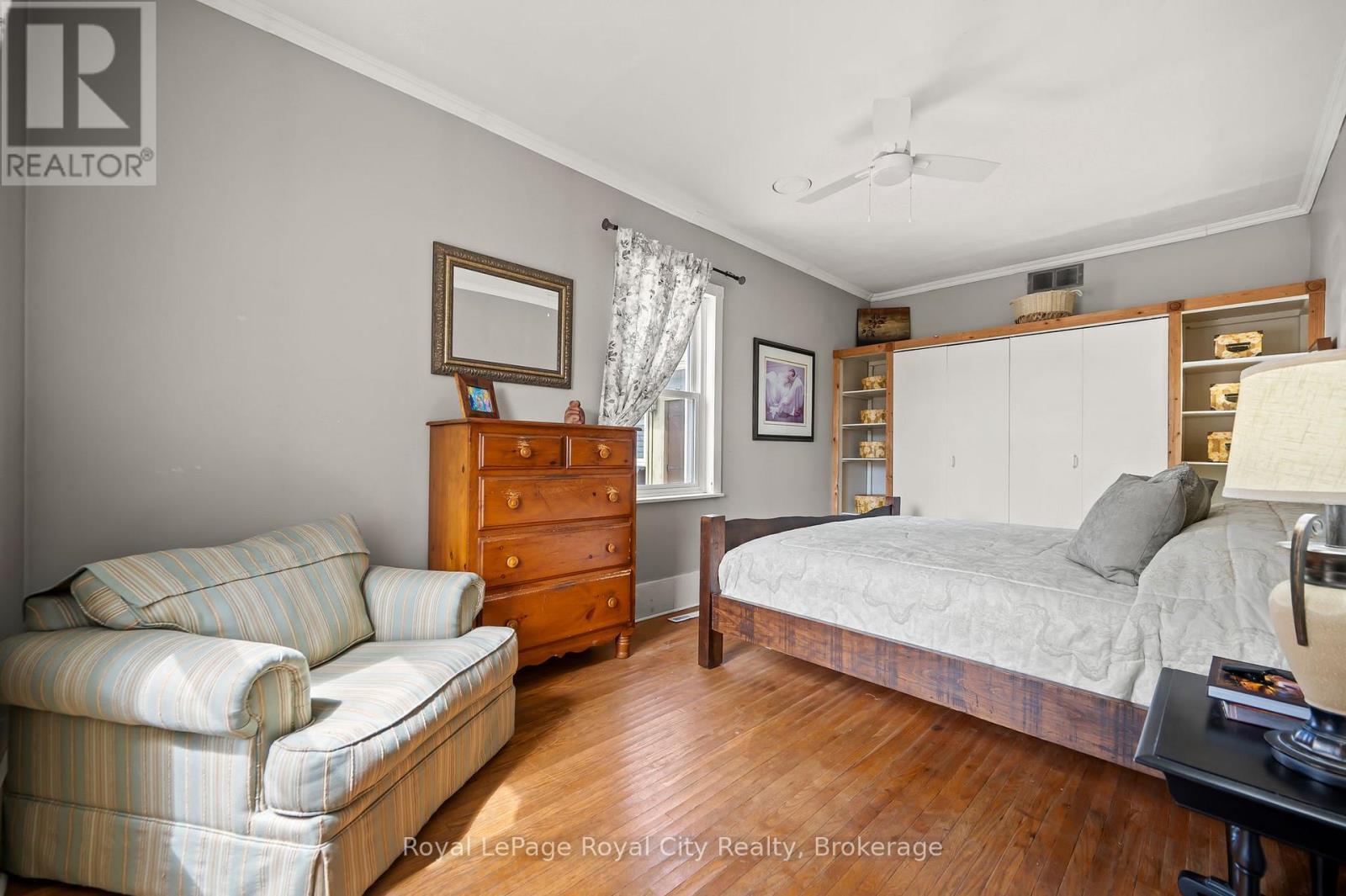 












73 QUEEN STREET

,
Puslinch (Morriston),




Ontario
N0B2C0

