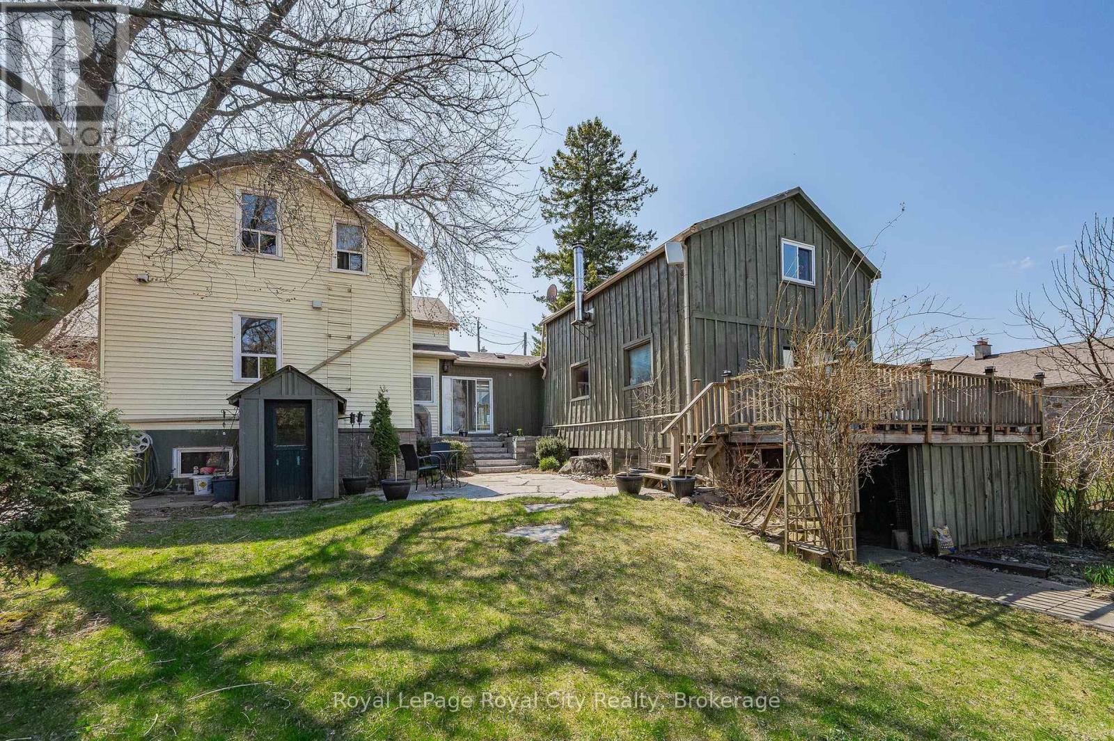 












73 QUEEN STREET

,
Puslinch (Morriston),




Ontario
N0B2C0

