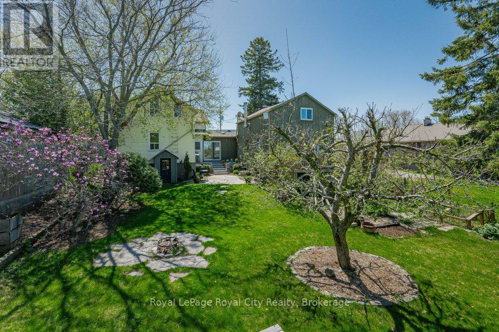 












73 QUEEN STREET

,
Puslinch (Morriston),




Ontario
N0B2C0

