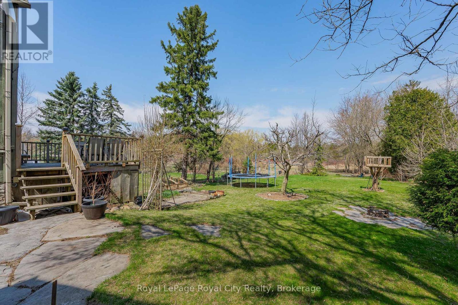 












73 QUEEN STREET

,
Puslinch (Morriston),




Ontario
N0B2C0

