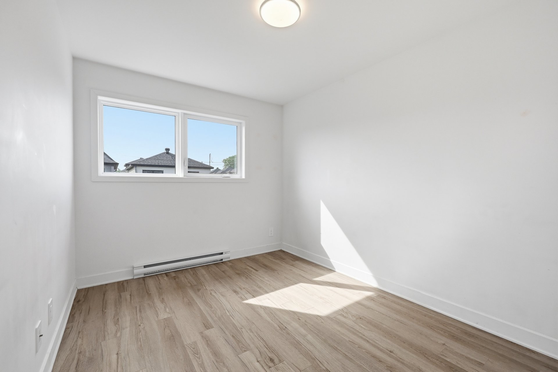 









835


Rue Richelieu

,
Saint-Roch-de-Richelieu,




QC
J0L2M0


