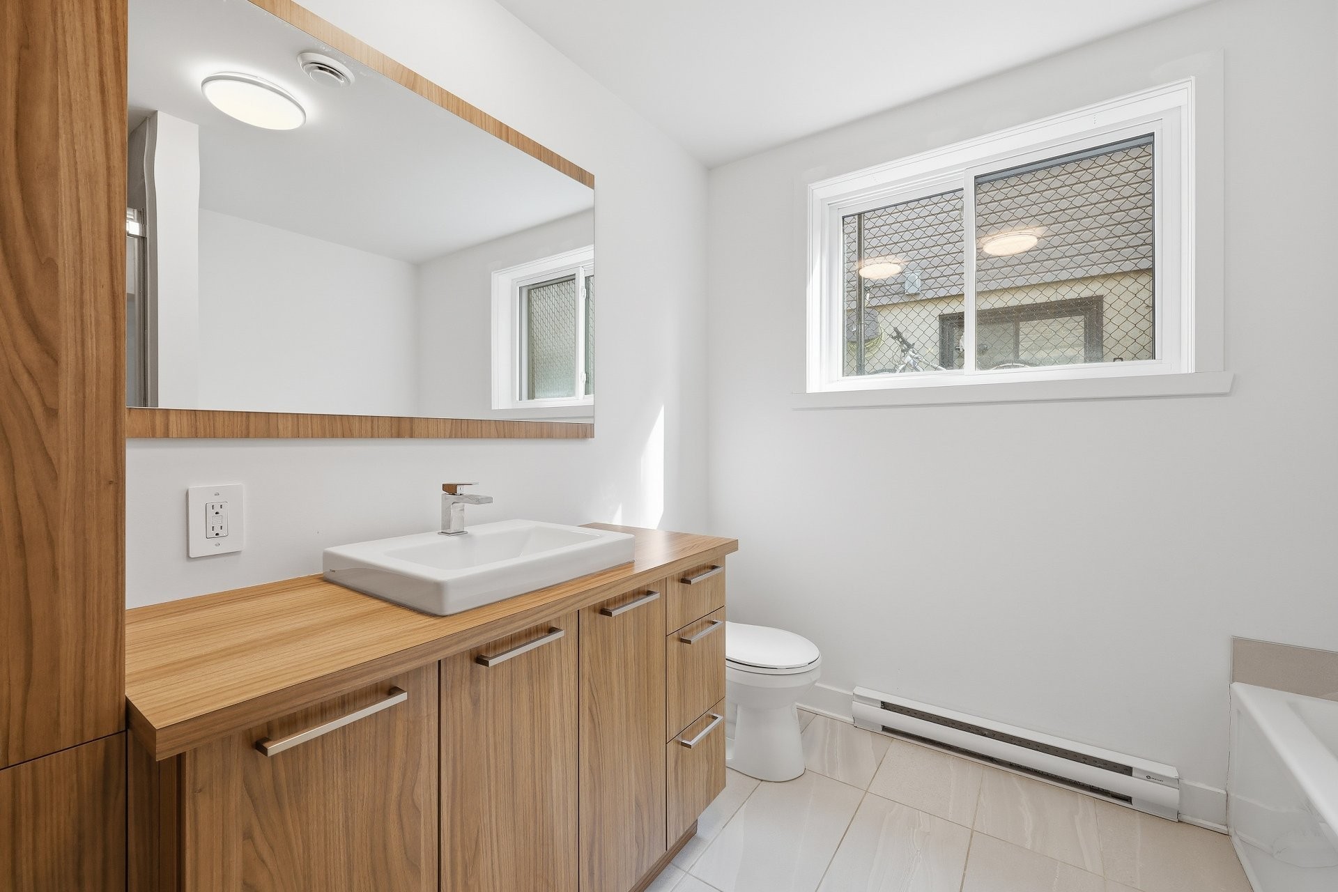 









835


Rue Richelieu

,
Saint-Roch-de-Richelieu,




QC
J0L2M0

