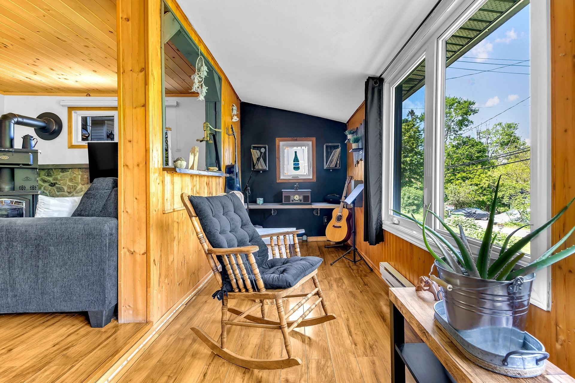 









23


Ch. de la Blanche

,
Val-des-Monts,




QC
J8N5A1

