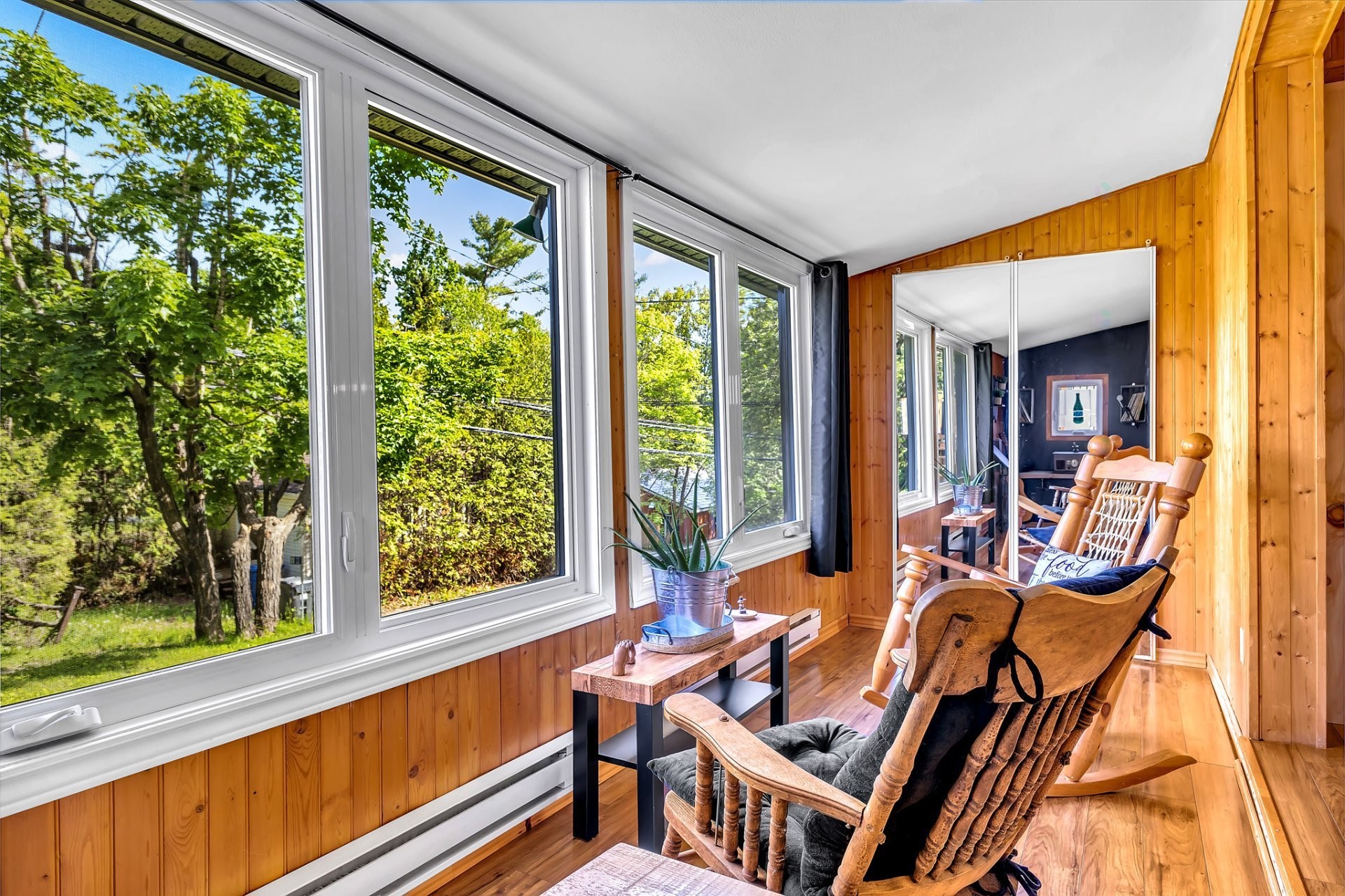 









23


Ch. de la Blanche

,
Val-des-Monts,




QC
J8N5A1

