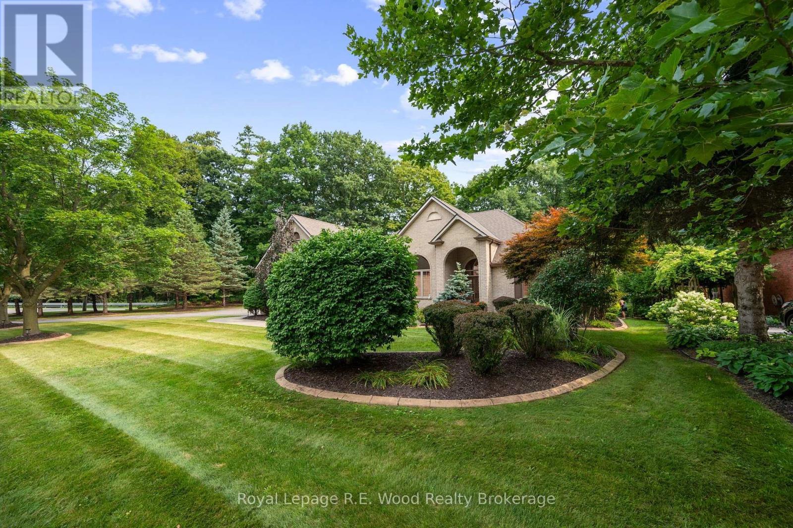 












2 WHISPERING PINE LANE

,
Tillsonburg,




Ontario
N4G5V4

