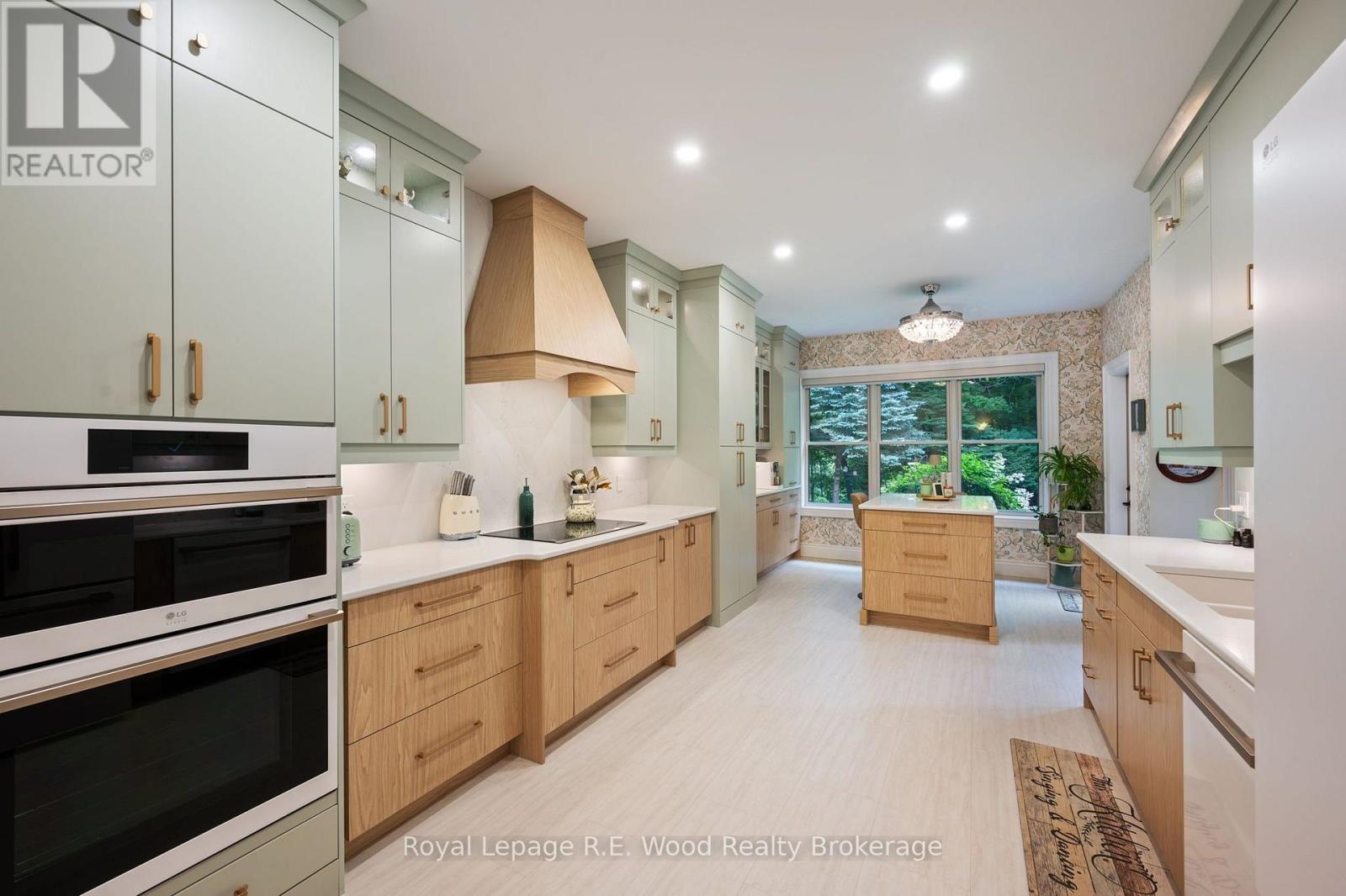 












2 WHISPERING PINE LANE

,
Tillsonburg,




Ontario
N4G5V4

