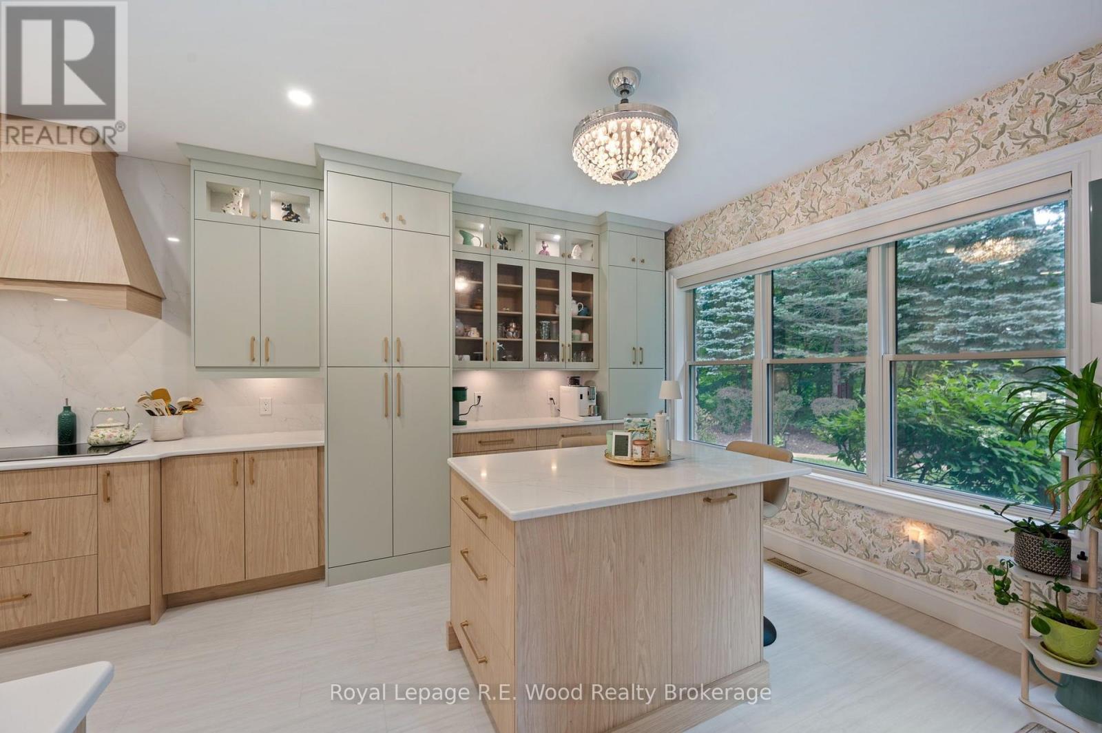 












2 WHISPERING PINE LANE

,
Tillsonburg,




Ontario
N4G5V4

