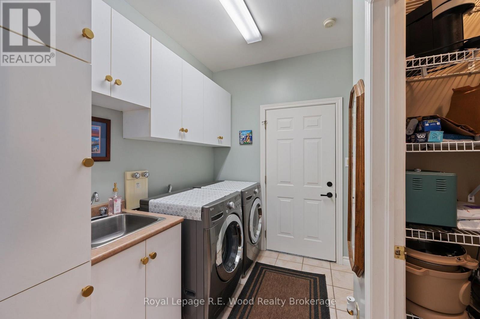 












2 WHISPERING PINE LANE

,
Tillsonburg,




Ontario
N4G5V4

