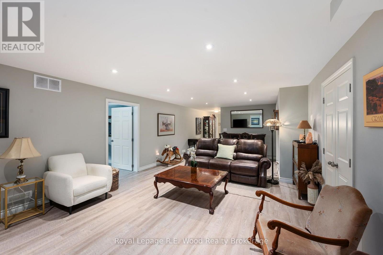 












2 WHISPERING PINE LANE

,
Tillsonburg,




Ontario
N4G5V4

