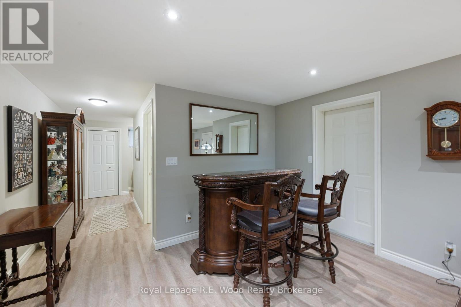 












2 WHISPERING PINE LANE

,
Tillsonburg,




Ontario
N4G5V4

