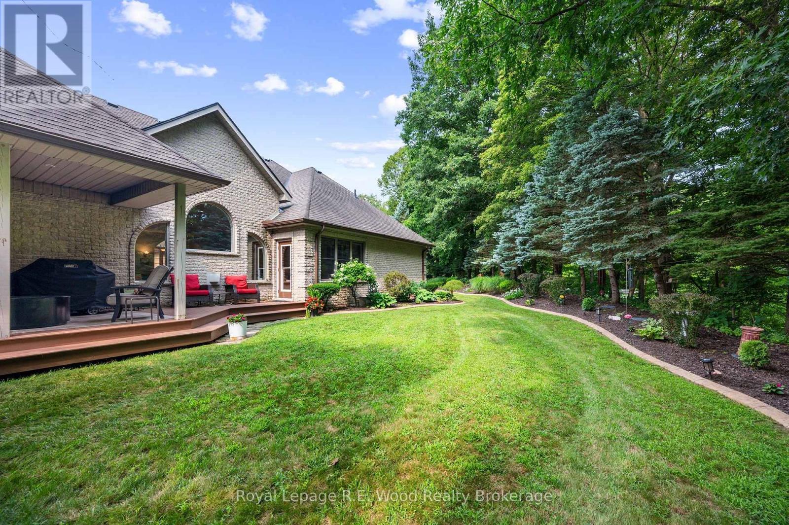 












2 WHISPERING PINE LANE

,
Tillsonburg,




Ontario
N4G5V4

