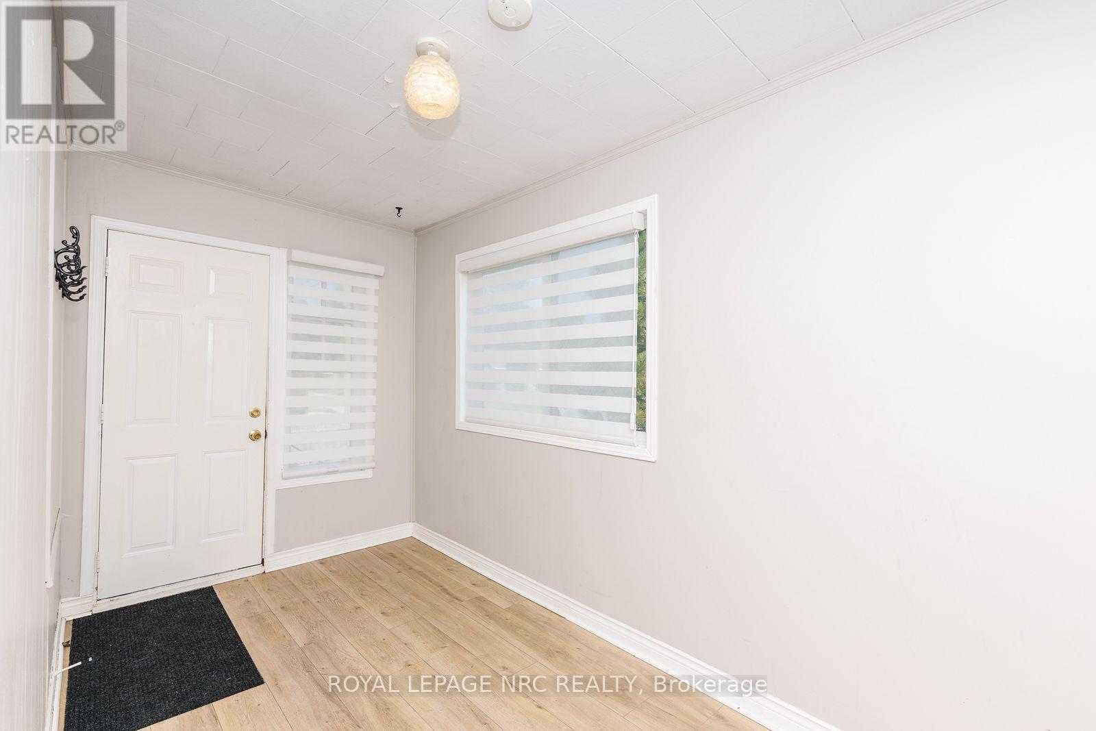 












242 HENRIETTA STREET

,
Fort Erie (Central),




Ontario
L2A2K7

