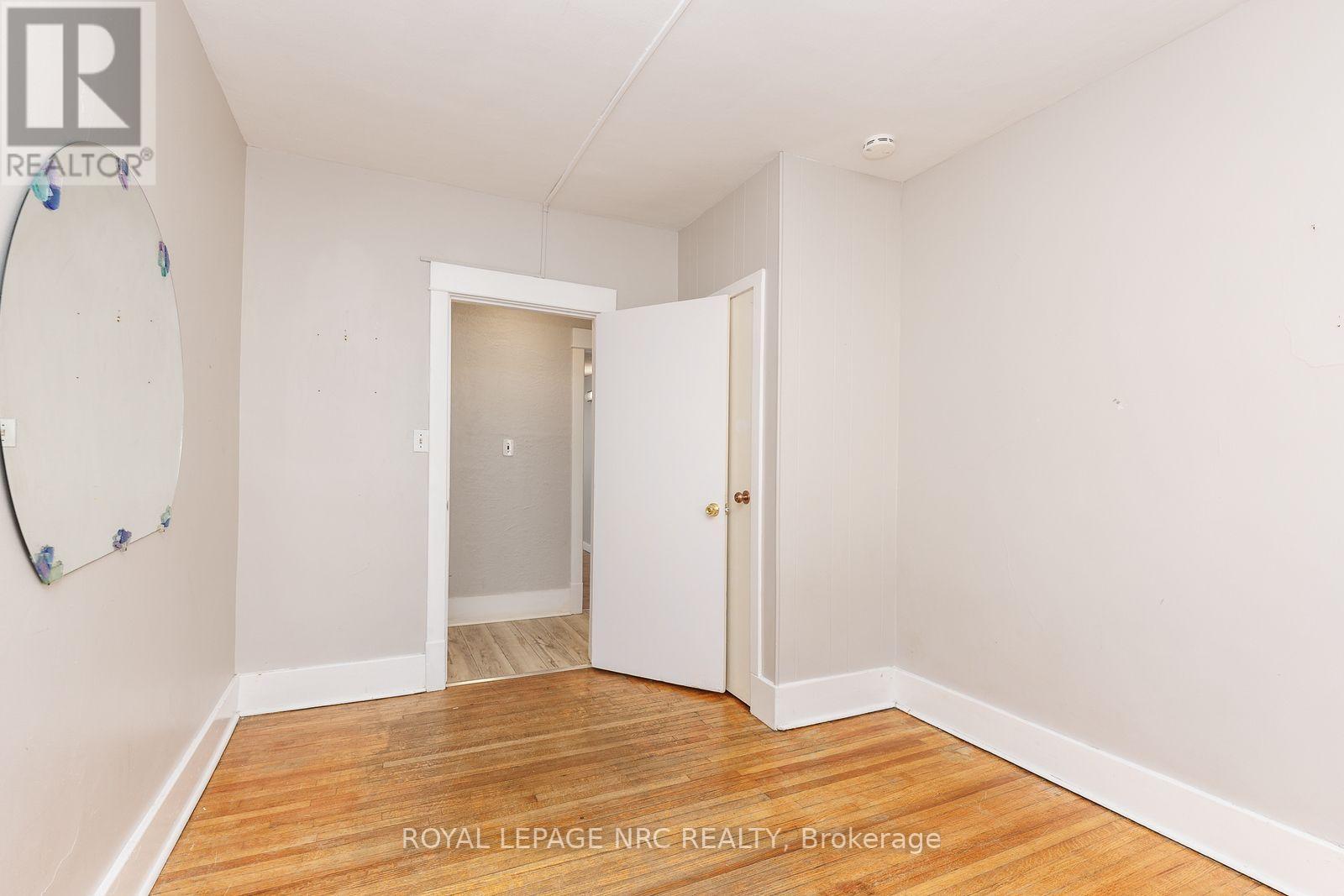 












242 HENRIETTA STREET

,
Fort Erie (Central),




Ontario
L2A2K7

