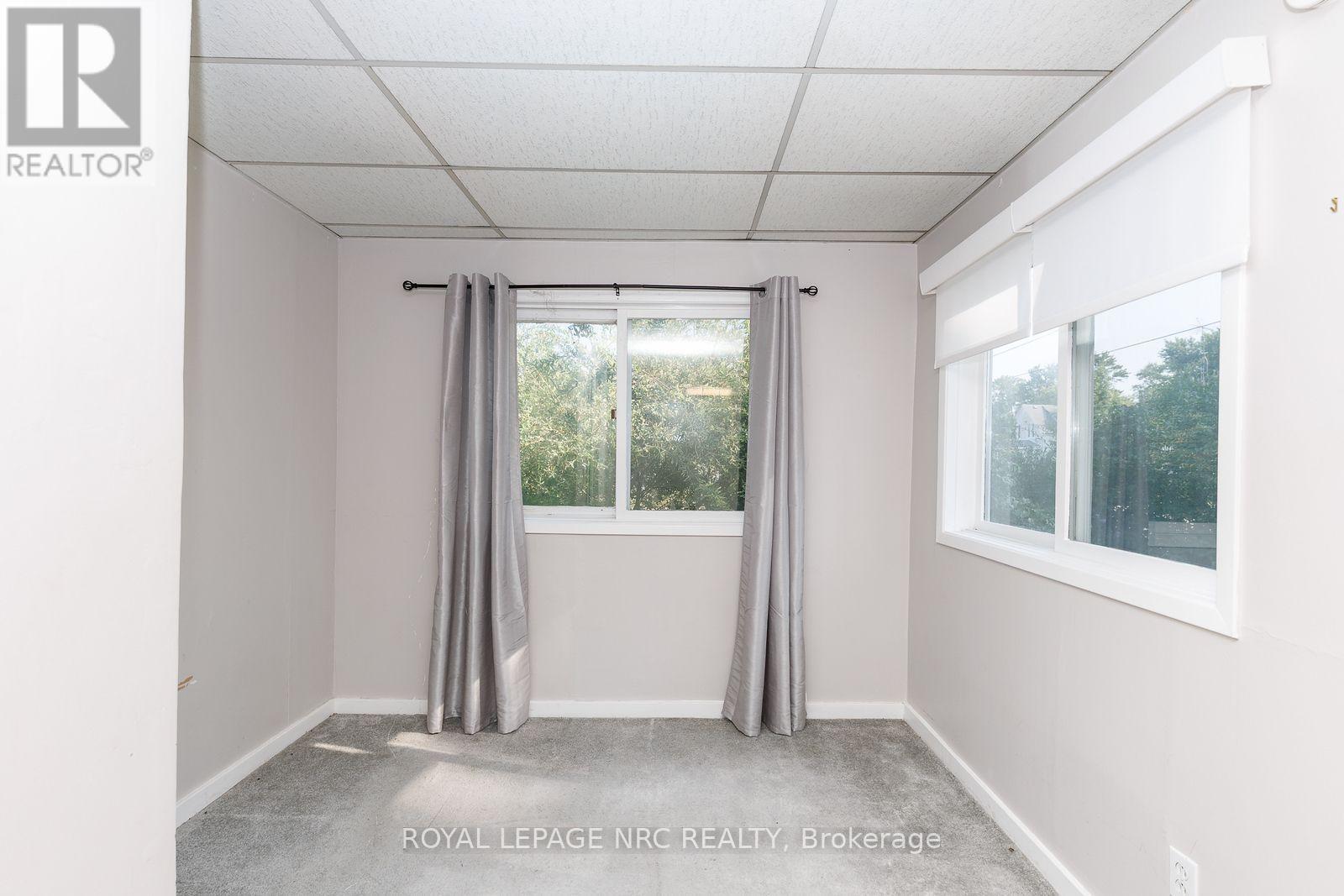 












242 HENRIETTA STREET

,
Fort Erie (Central),




Ontario
L2A2K7

