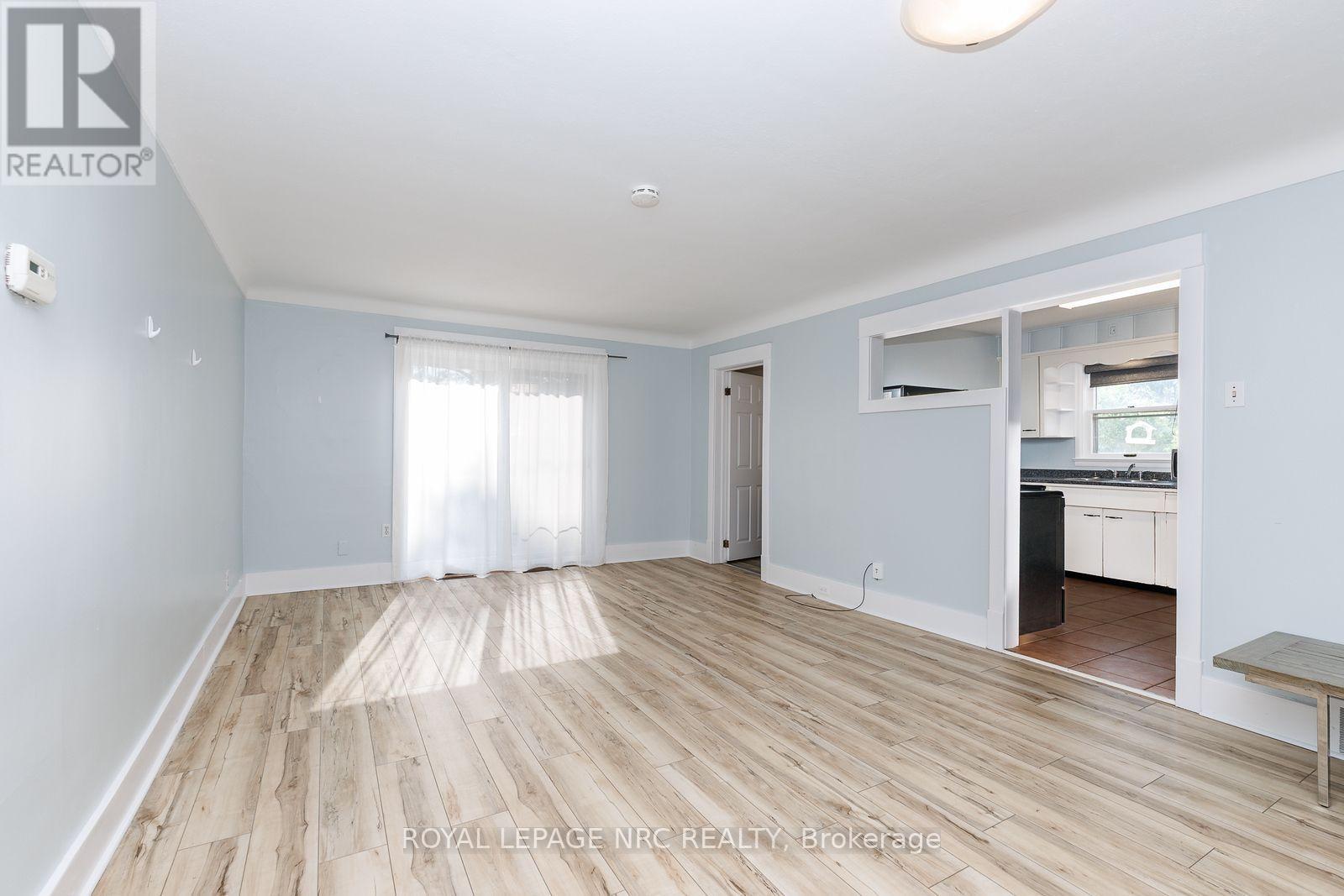 












242 HENRIETTA STREET

,
Fort Erie (Central),




Ontario
L2A2K7

