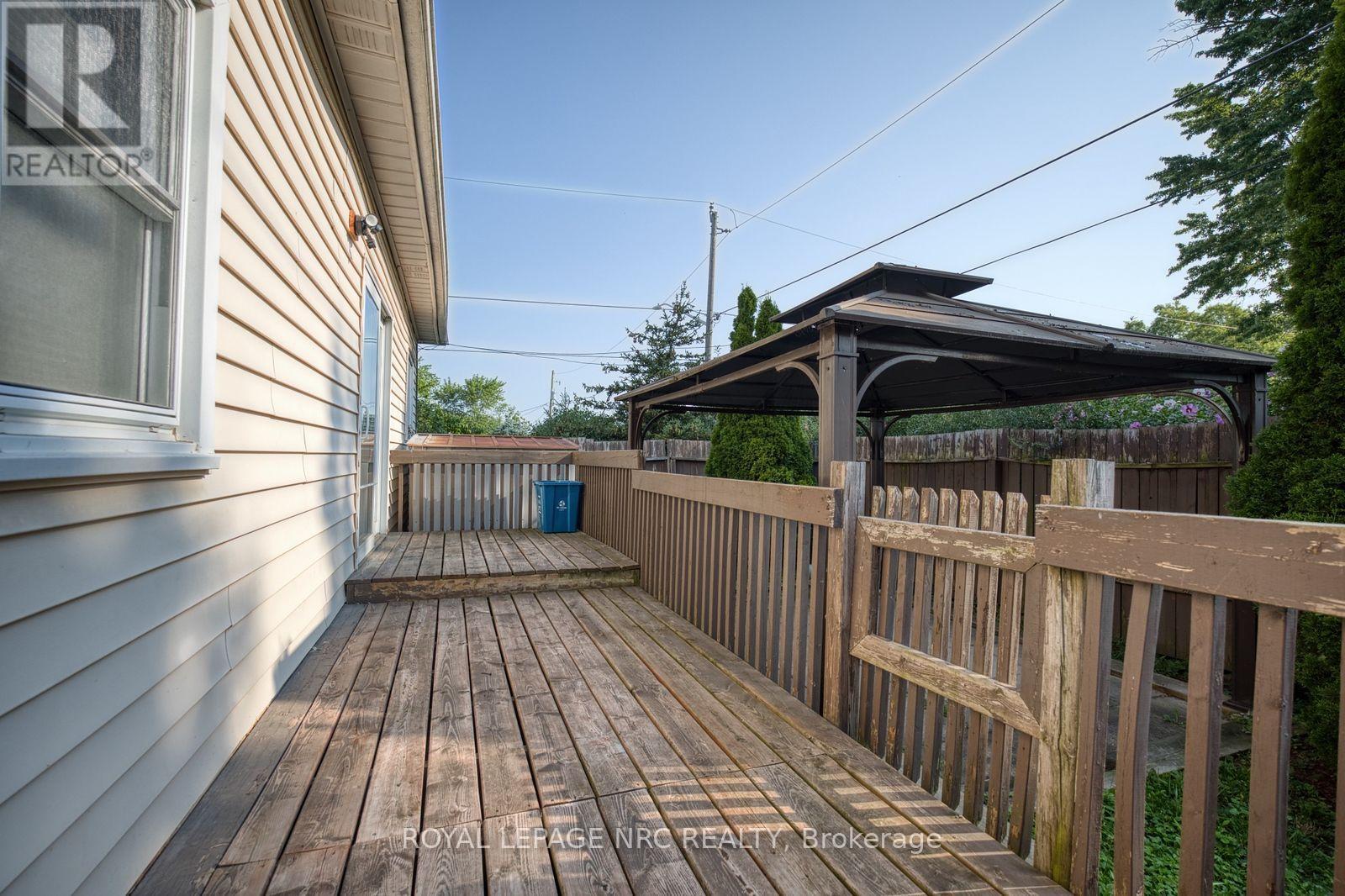 












242 HENRIETTA STREET

,
Fort Erie (Central),




Ontario
L2A2K7

