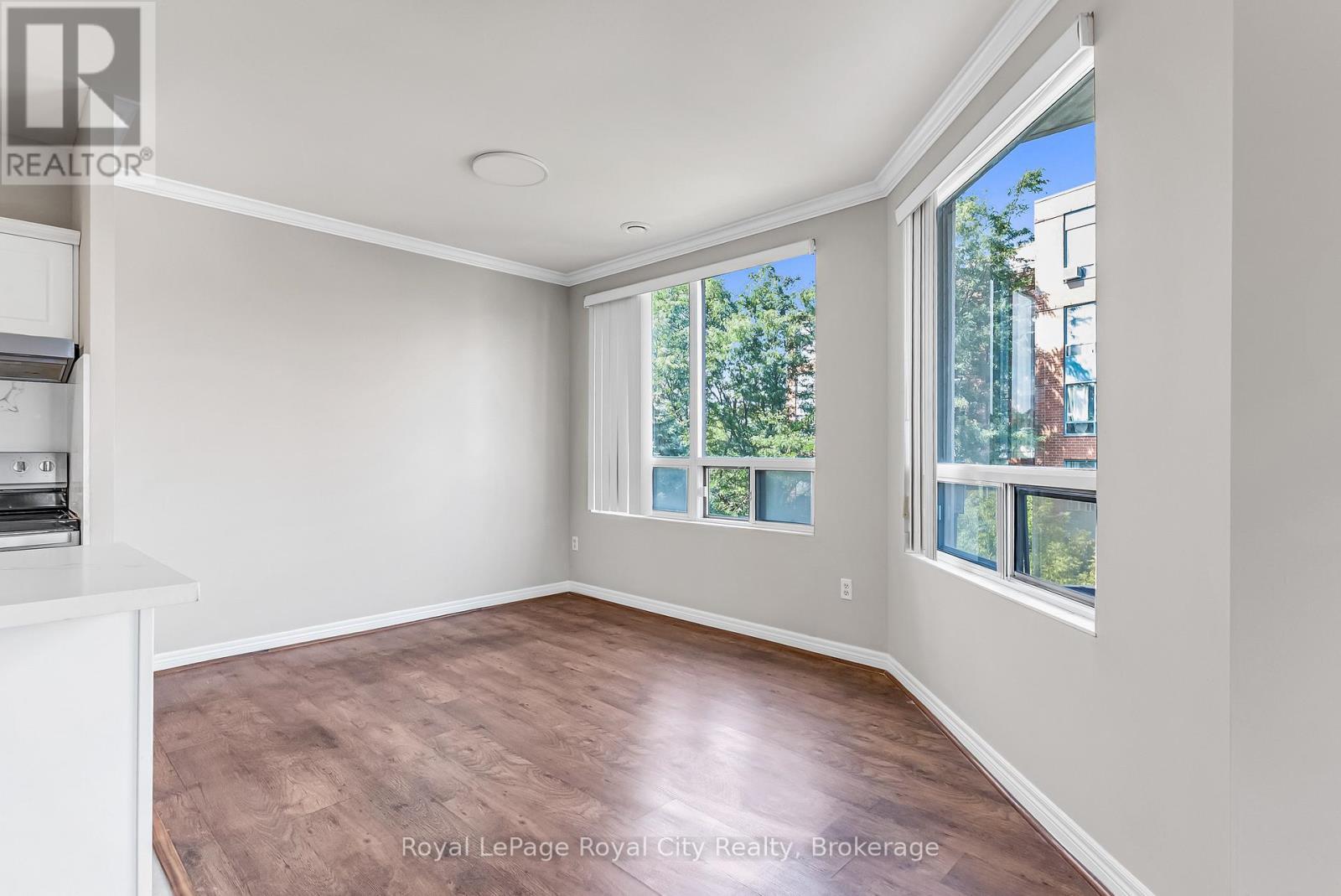 












301 - 60 WYNDHAM STREET S

,
Guelph (St. Patrick's Ward),




Ontario
N1E7H7

