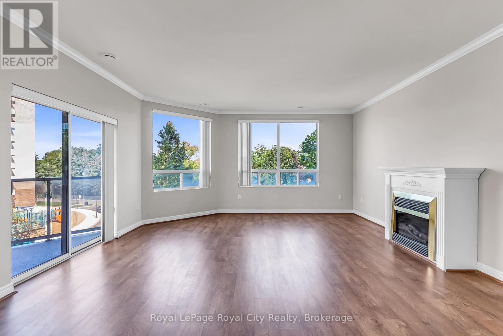 












301 - 60 WYNDHAM STREET S

,
Guelph (St. Patrick's Ward),




Ontario
N1E7H7

