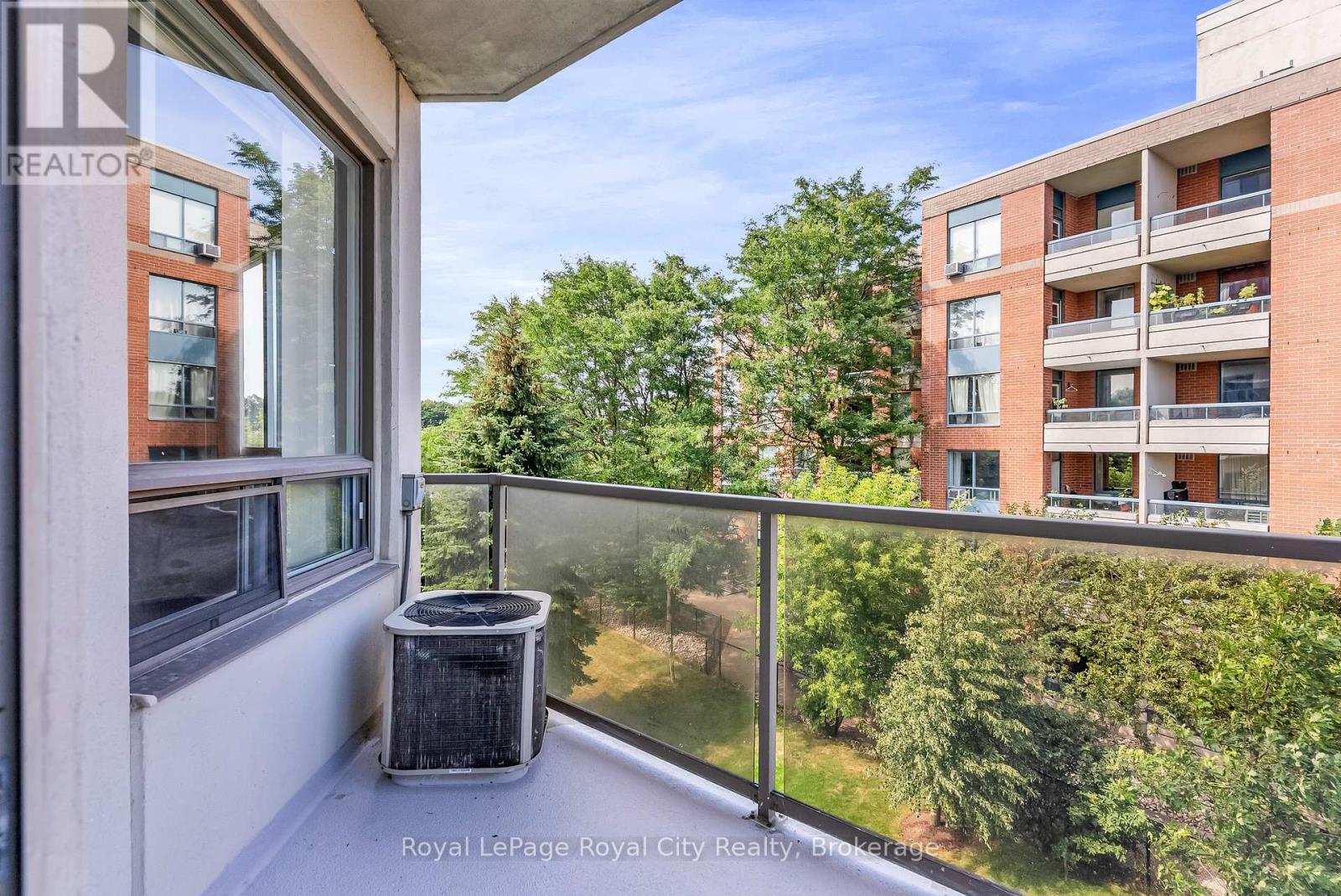 












301 - 60 WYNDHAM STREET S

,
Guelph (St. Patrick's Ward),




Ontario
N1E7H7

