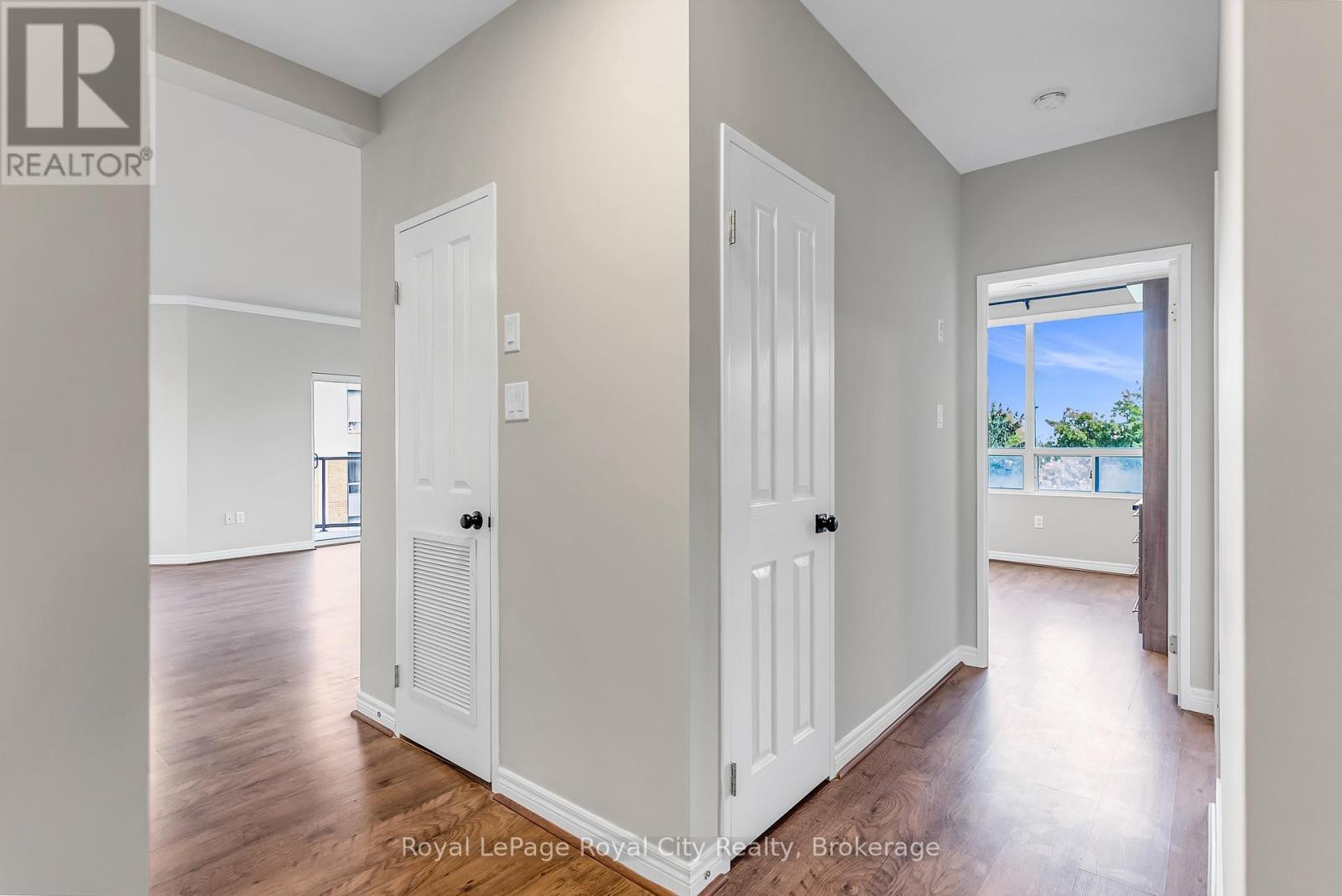 












301 - 60 WYNDHAM STREET S

,
Guelph (St. Patrick's Ward),




Ontario
N1E7H7

