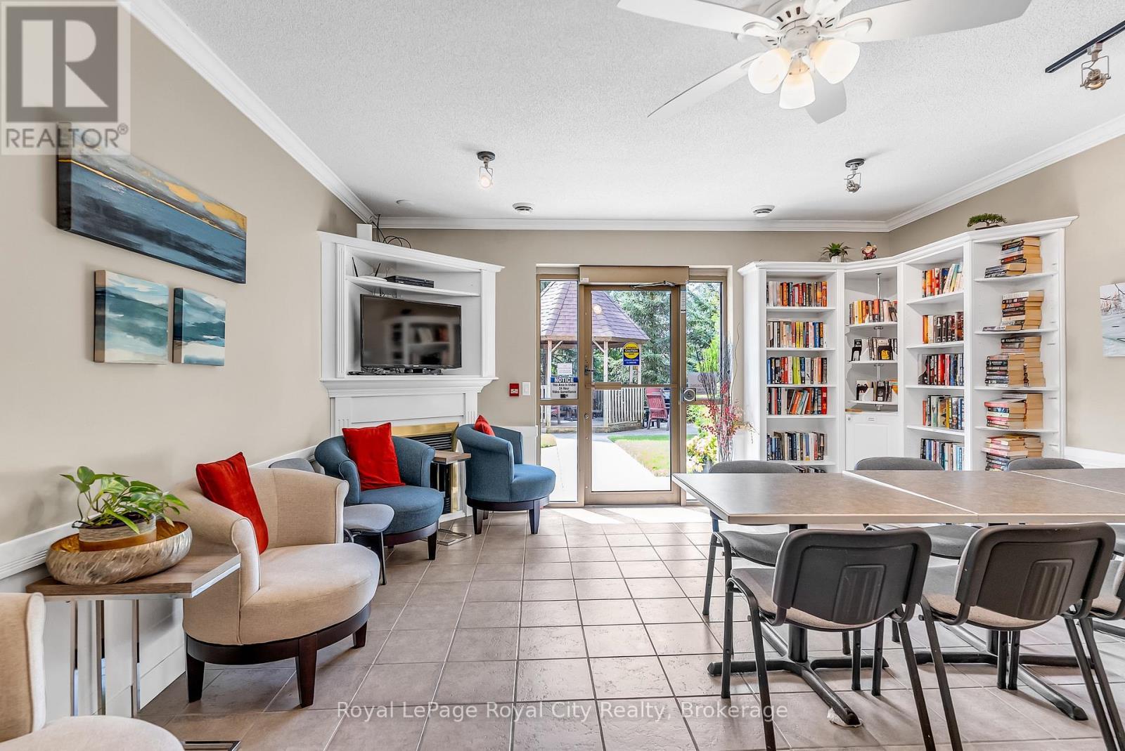 












301 - 60 WYNDHAM STREET S

,
Guelph (St. Patrick's Ward),




Ontario
N1E7H7

