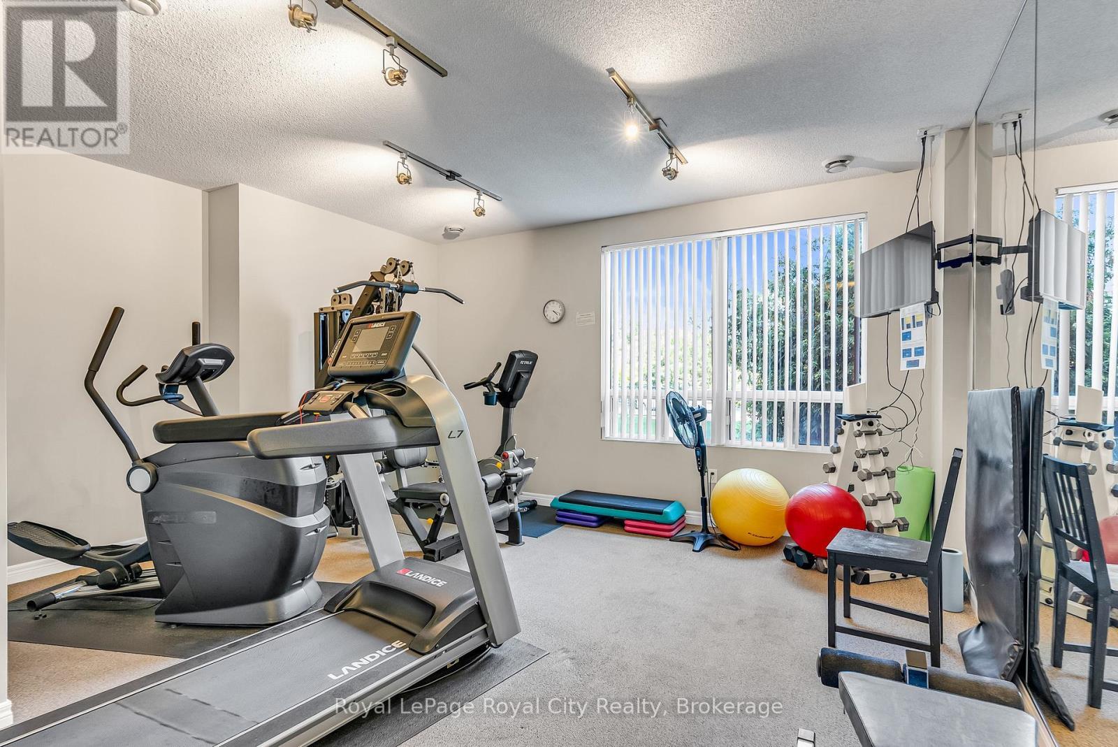 












301 - 60 WYNDHAM STREET S

,
Guelph (St. Patrick's Ward),




Ontario
N1E7H7

