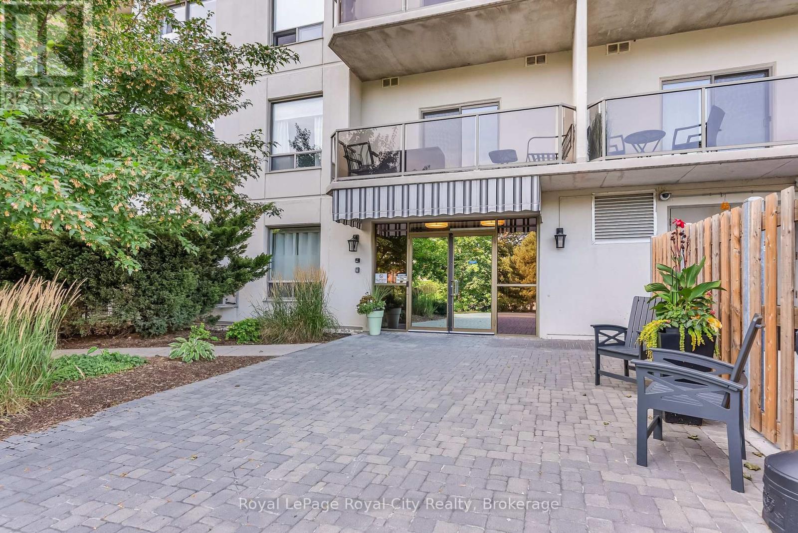 












301 - 60 WYNDHAM STREET S

,
Guelph (St. Patrick's Ward),




Ontario
N1E7H7

