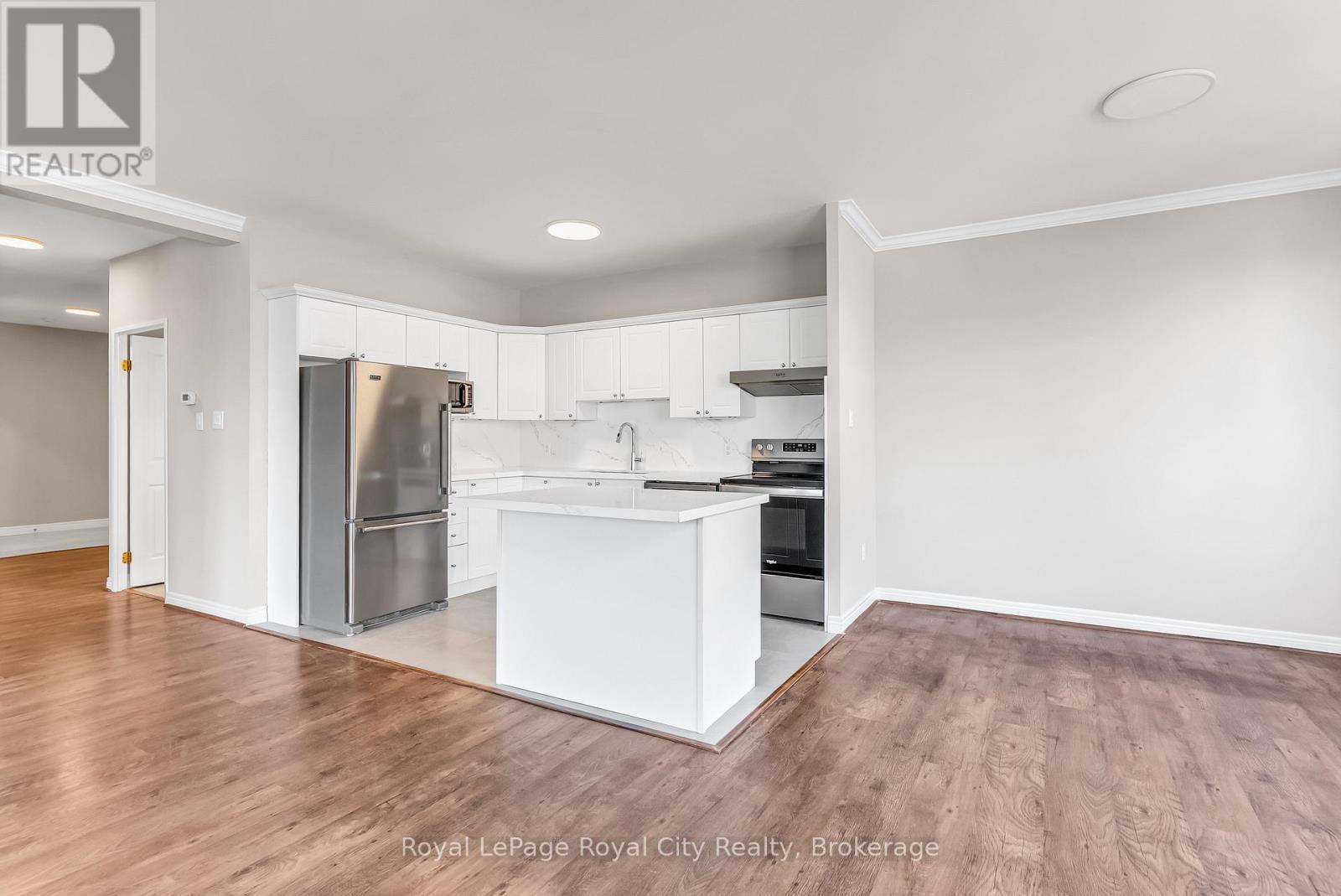 












301 - 60 WYNDHAM STREET S

,
Guelph (St. Patrick's Ward),




Ontario
N1E7H7

