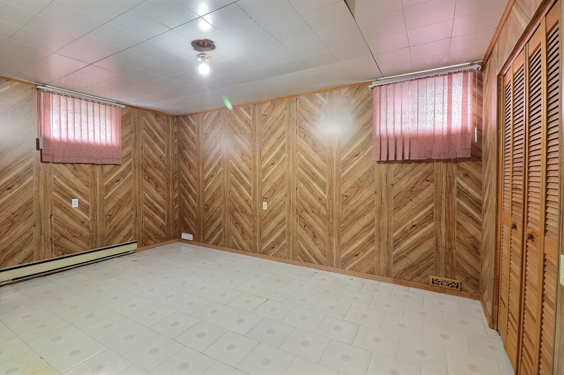 









2506


Rue Drouin

,
Saguenay (Jonquière),




QC
G7S5A2

