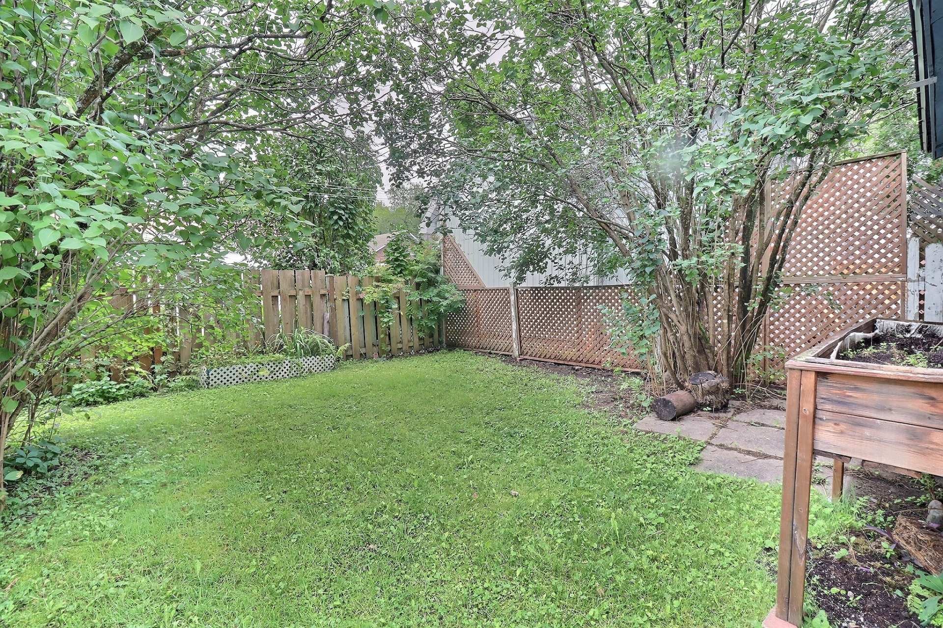 









2506


Rue Drouin

,
Saguenay (Jonquière),




QC
G7S5A2

