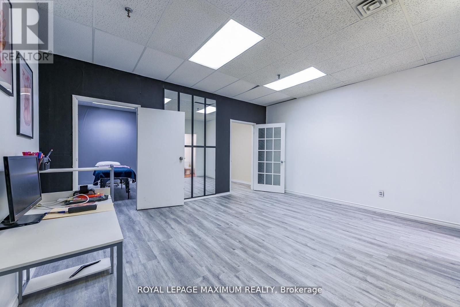 












C10 - 4220 STEELES AVENUE W

,
Vaughan,




Ontario
L4L3S8

