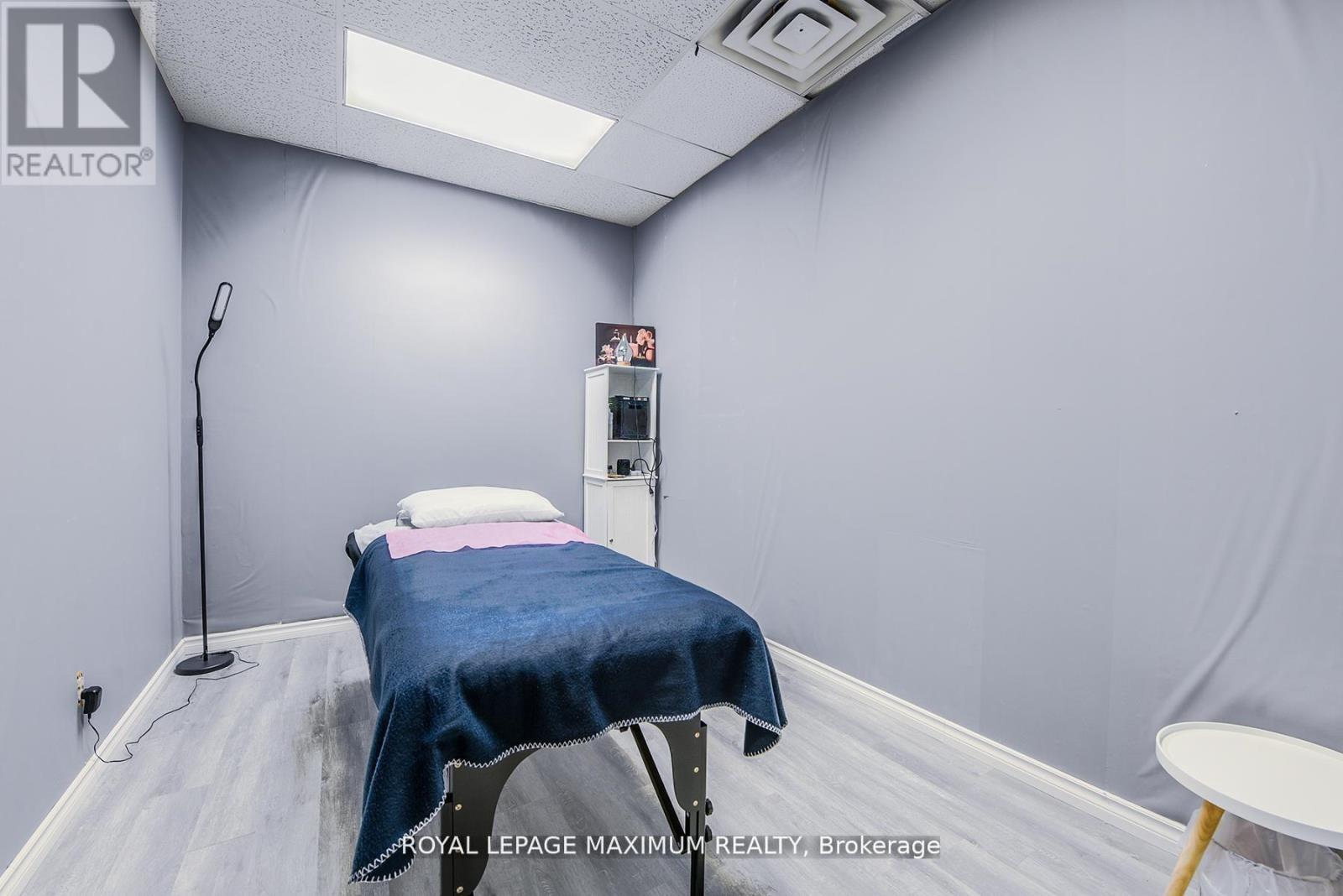 












C10 - 4220 STEELES AVENUE W

,
Vaughan,




Ontario
L4L3S8

