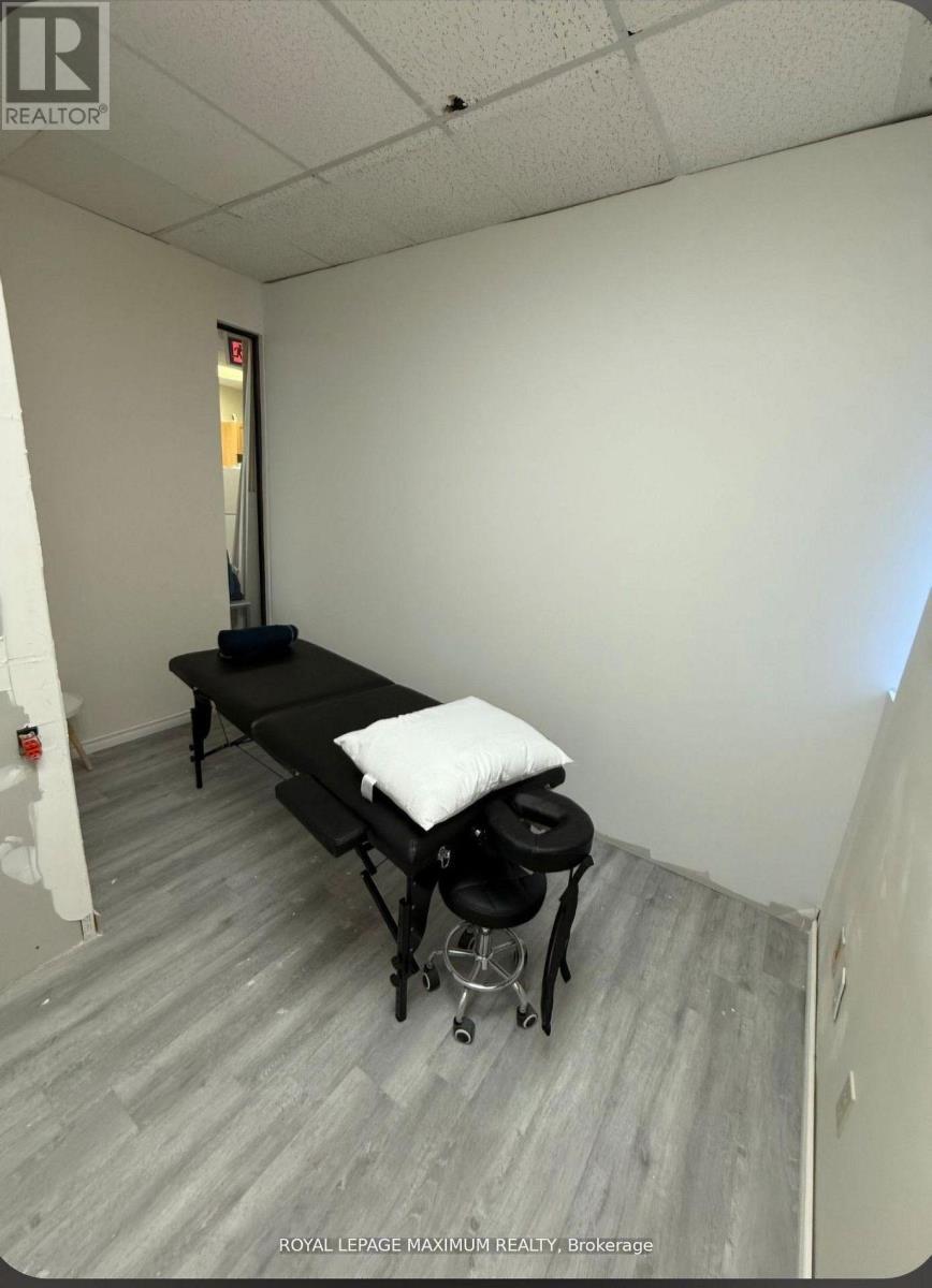 












C10 - 4220 STEELES AVENUE W

,
Vaughan,




Ontario
L4L3S8

